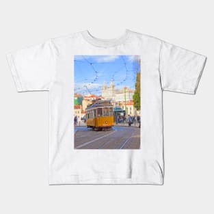 28. tram in Lisbon Kids T-Shirt